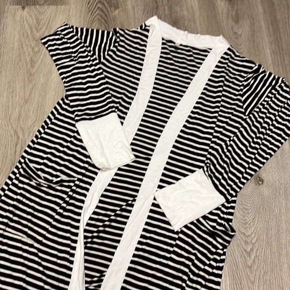 Lightweight Cardigan - Picture 3 of 5